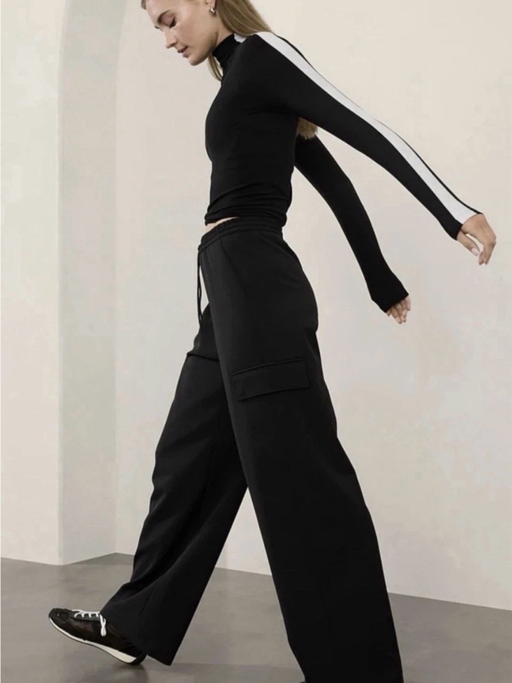 Athleta Promenade Cargo Wide Leg Pant Black Size Small $129